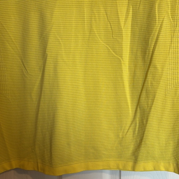 Lululemon men’s yellow striped V neck athletic t-shirt size medium - Picture 5 of 10